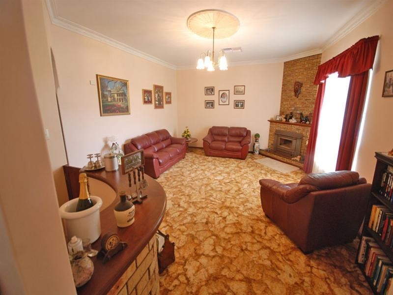 7 May Street, Narrogin WA 6312