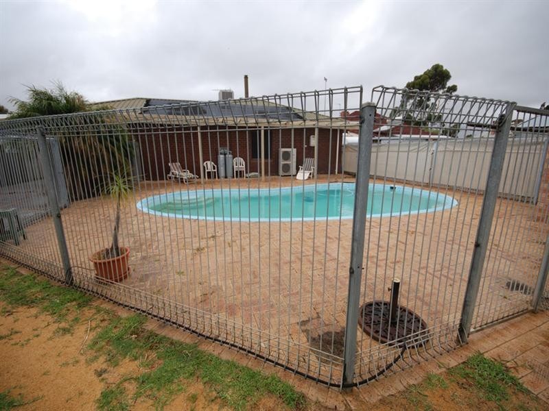 7 May Street, Narrogin WA 6312