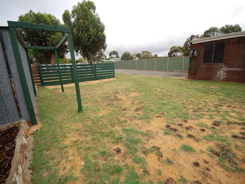 7 May Street, Narrogin WA 6312