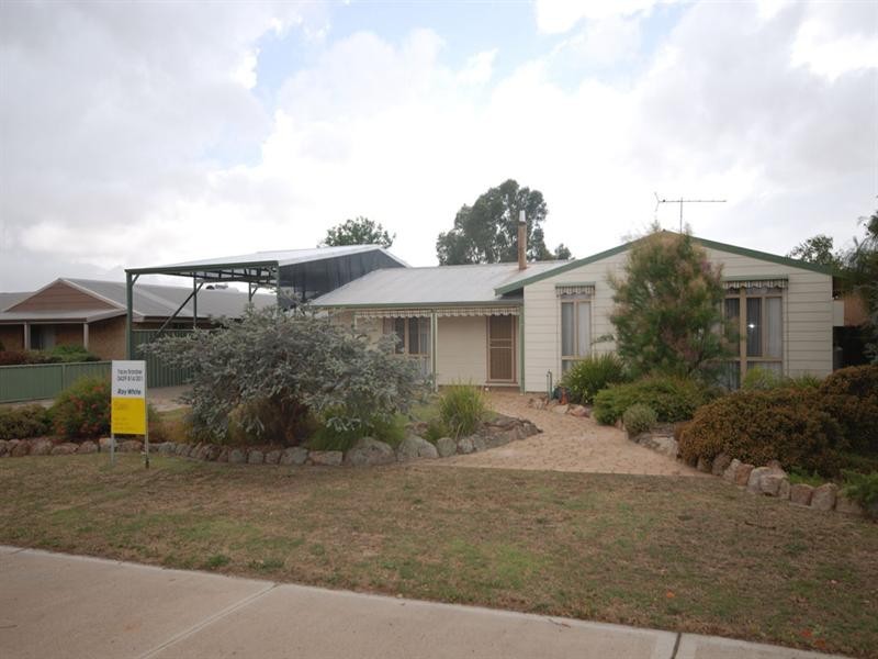 16 Fry Street, Williams WA 6391