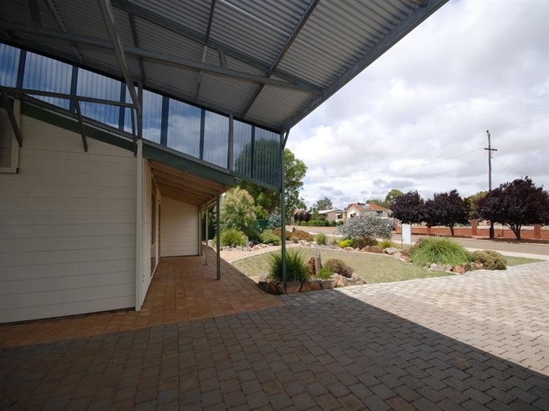 16 Fry Street, Williams WA 6391