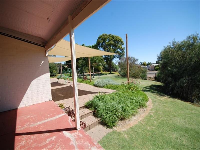 64 Doney Street, Narrogin WA 6312