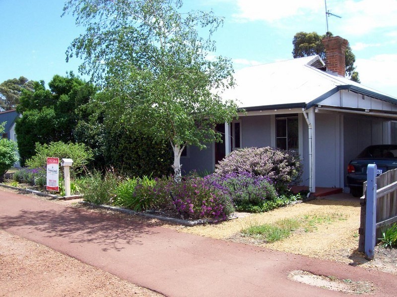 8 Forrest Street, Narrogin WA 6312