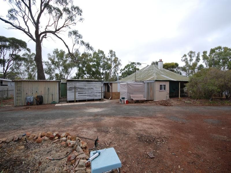 25 Richter Street, Wickepin WA 6370