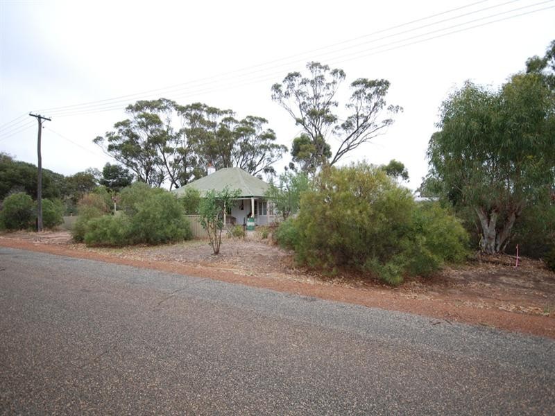 25 Richter Street, Wickepin WA 6370