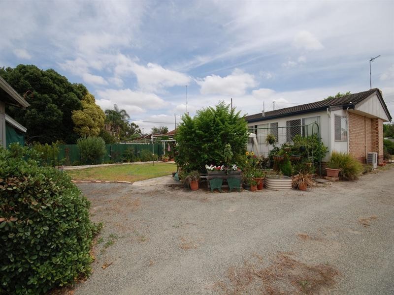 109 Narrakine Road, Narrogin WA 6312