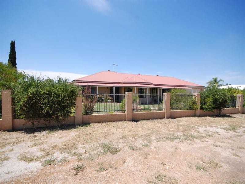 12 Fry Street, Williams WA 6391