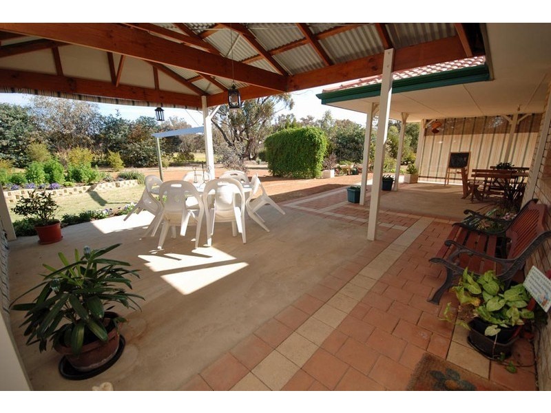 42 Corrie Street, Cuballing WA 6311