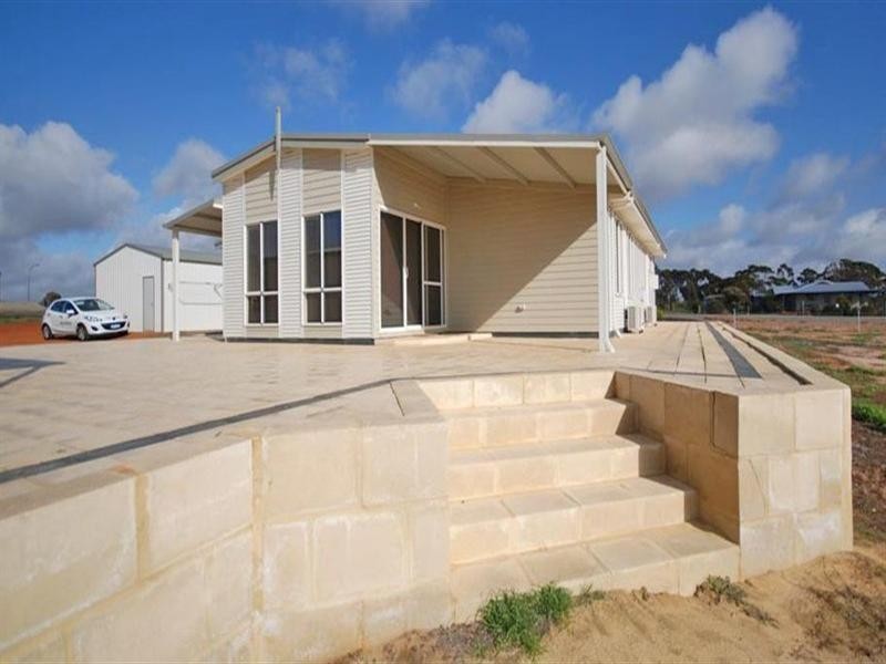 23 Curlew Way, Wickepin WA 6370