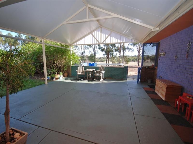 11 Yilliminning Road, Narrogin WA 6312