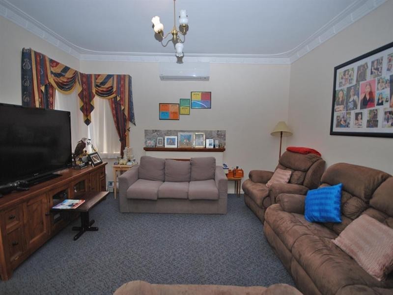 9 Burns Street, Narrogin WA 6312