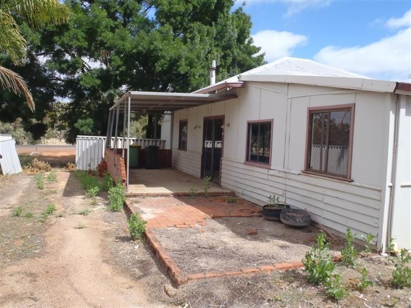 118-120 Narrogin Road, Williams WA 6391