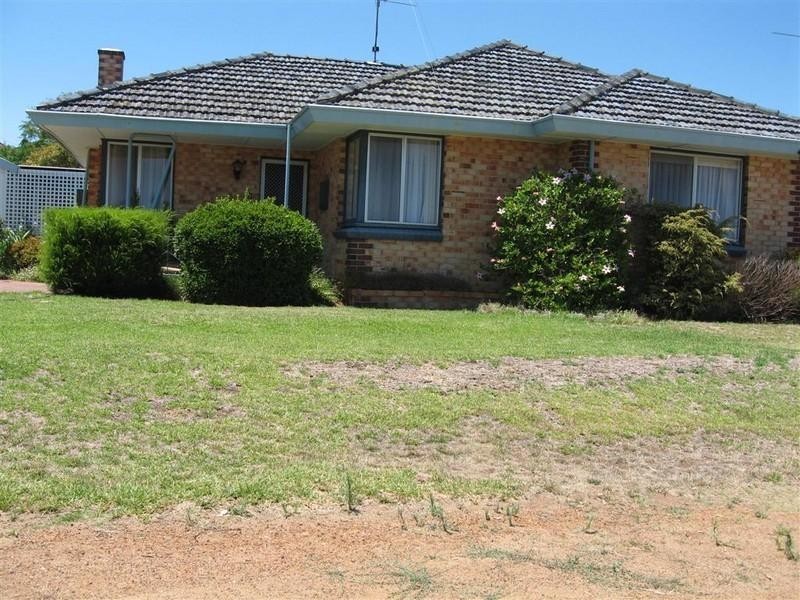 9 Burns Street, Narrogin WA 6312