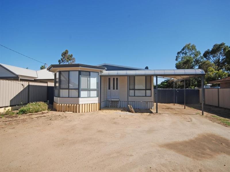 52 Fox Street, Narrogin WA 6312