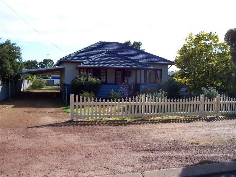 60 Ensign Street, Narrogin WA 6312