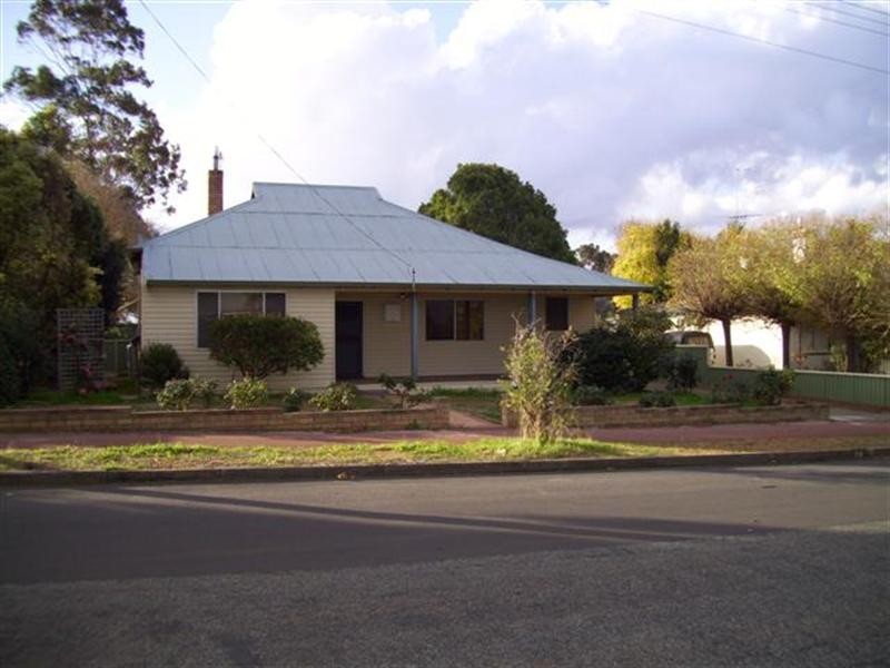 24 Furnival Street, Narrogin WA 6312