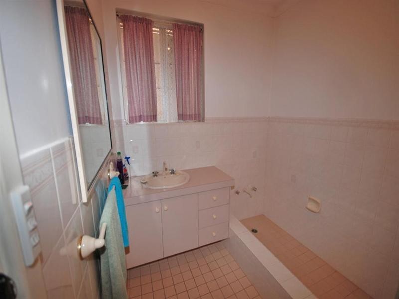 37 Falcon Street, Narrogin WA 6312