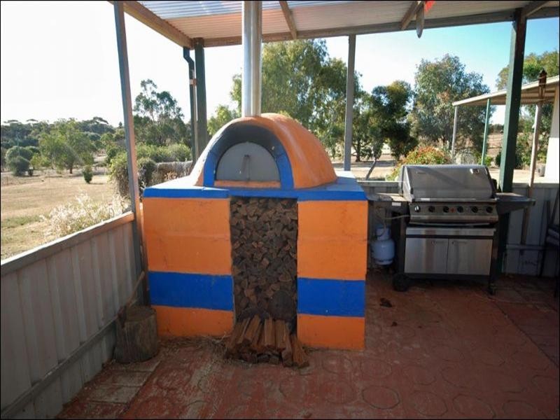 272 Bullara Street, Cuballing WA 6311