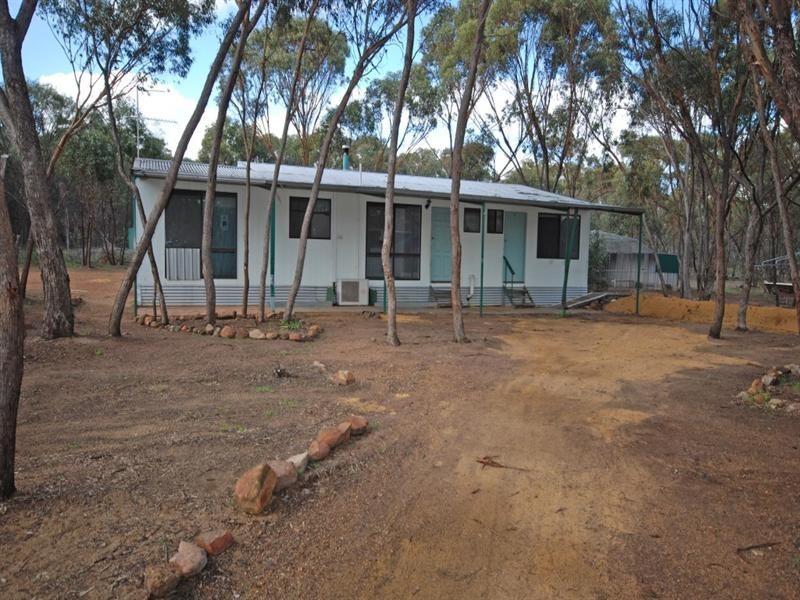60 Colin Street, Cuballing WA 6311