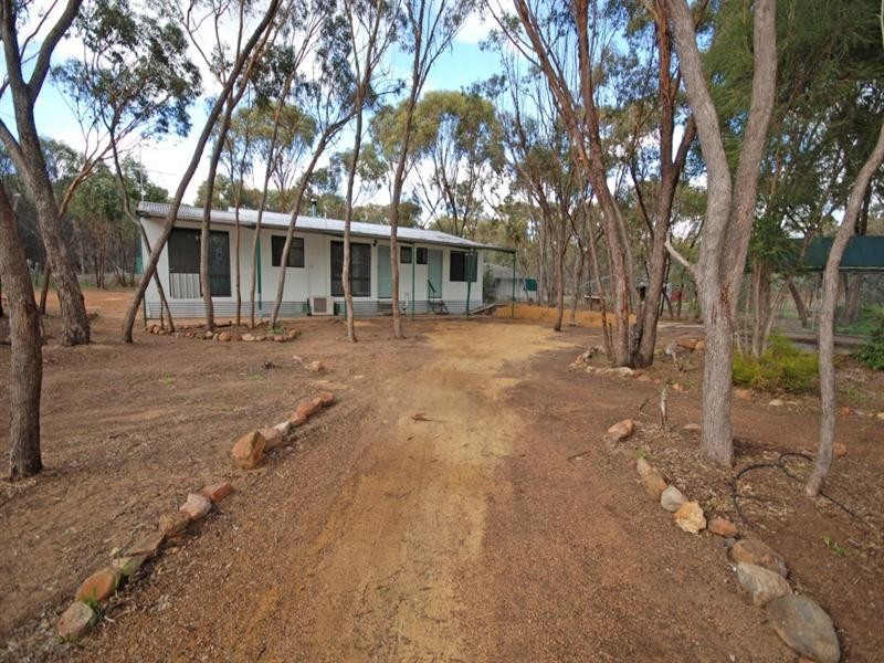 60 Colin Street, Cuballing WA 6311