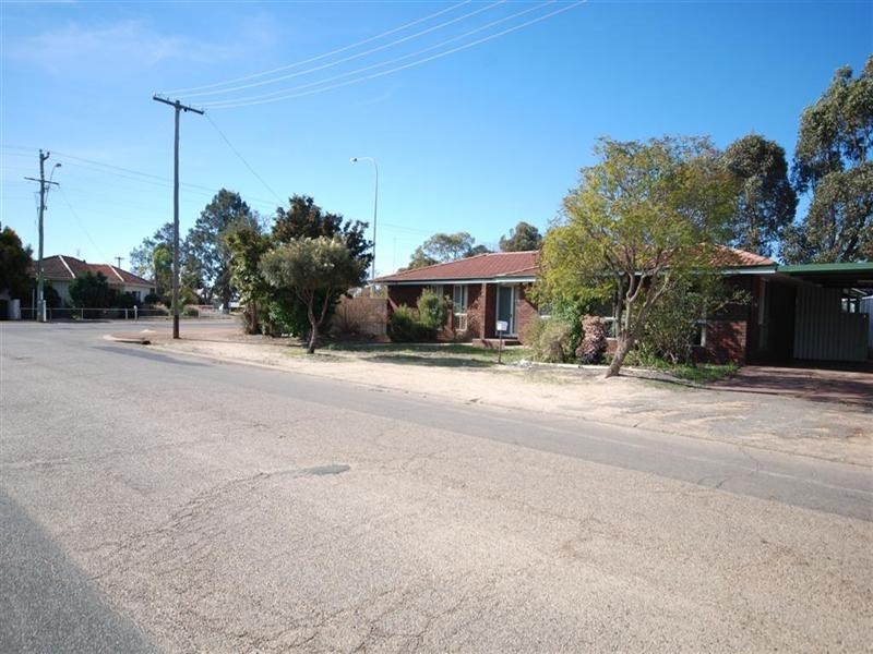 1 Moore Street, Narrogin WA 6312