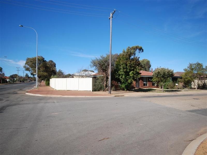 1 Moore Street, Narrogin WA 6312