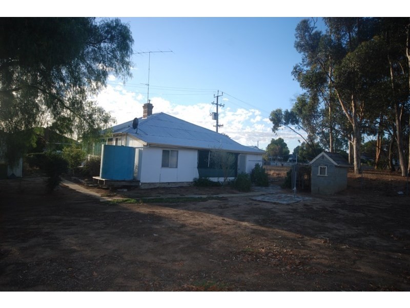 2 Pitt Street, Narrogin WA 6312