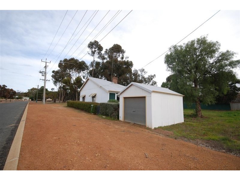 2 Pitt Street, Narrogin WA 6312