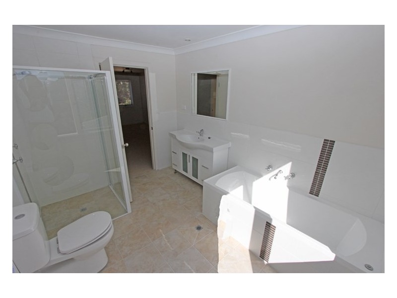 301 Avoca Drive, Green Point NSW 2251