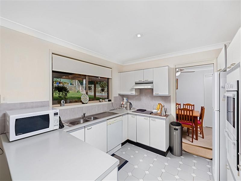 13 Cameron Crescent, Kincumber NSW 2251