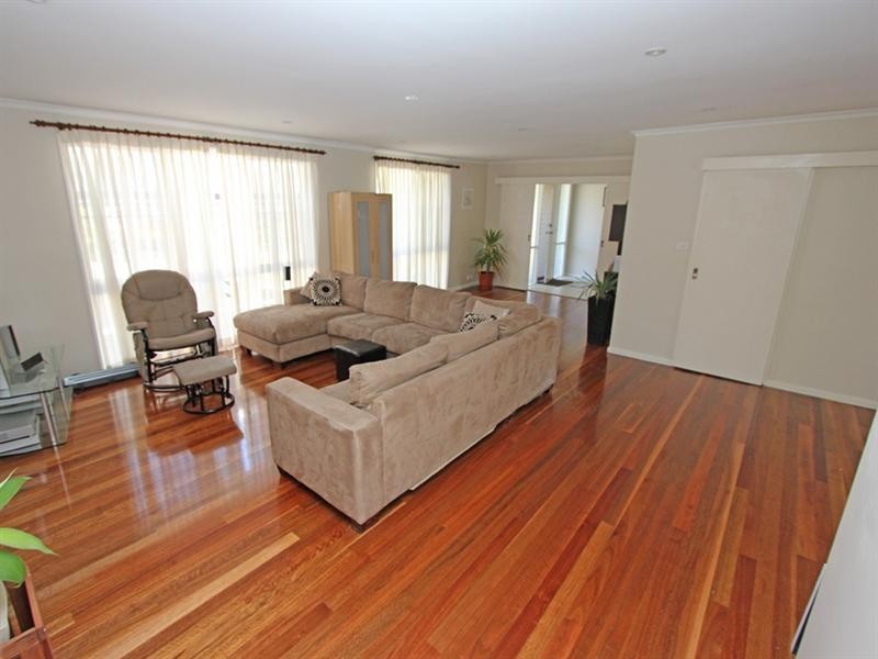 69 Patrick Crescent, Saratoga NSW 2251