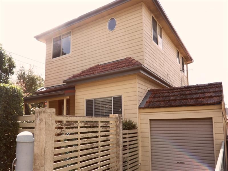 1/10 Avoca Drive, Kincumber NSW 2251