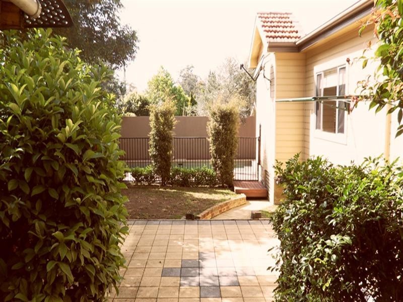 1/10 Avoca Drive, Kincumber NSW 2251