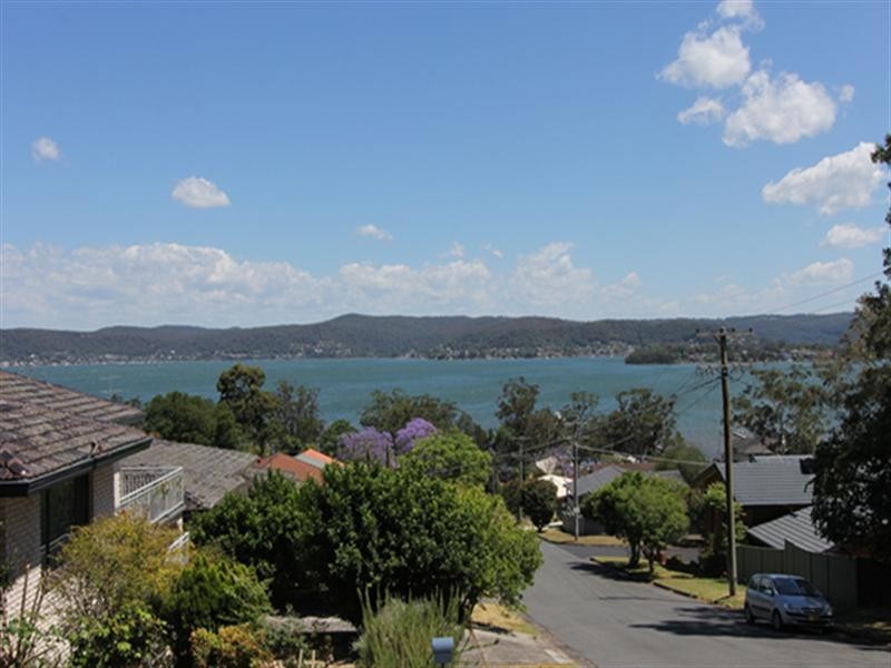 20 Greenslope Drive, Green Point NSW 2251