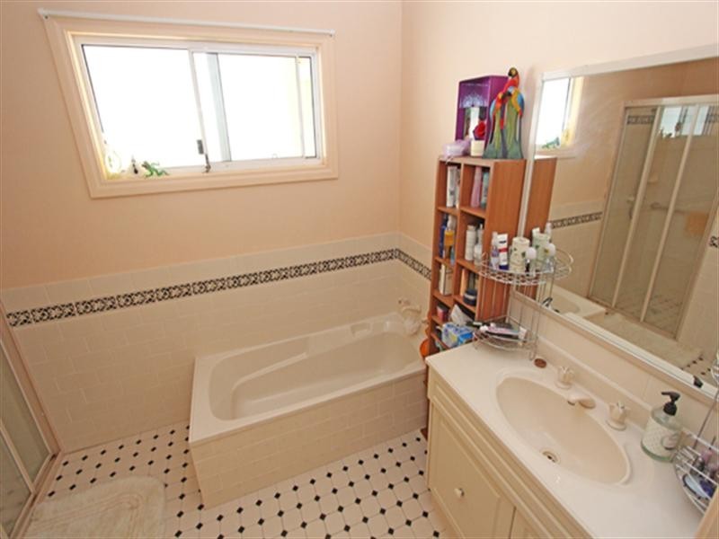 2 Fifth Avenue,Broadlands Estate, Green Point NSW 2251