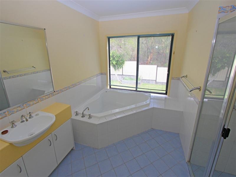 28 Brittany Crescent, Kariong NSW 2250