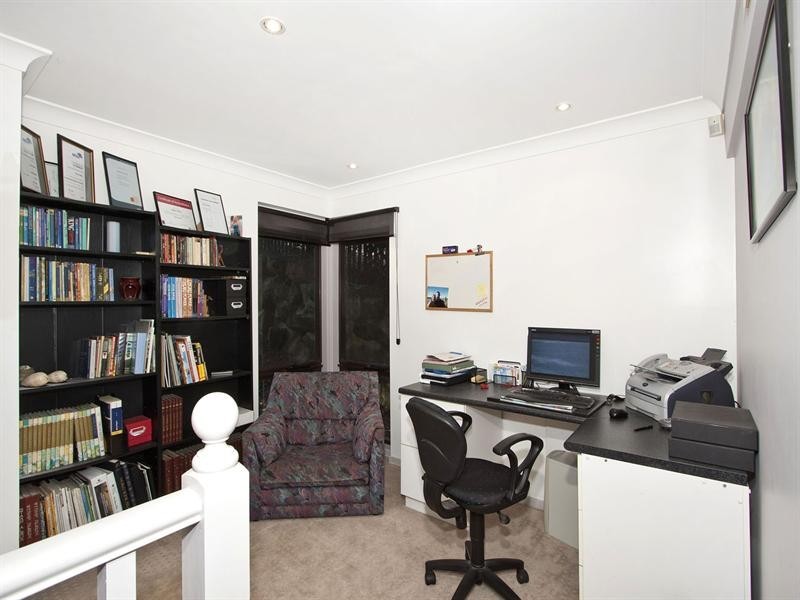 6 Lexington Parade, Green Point NSW 2251