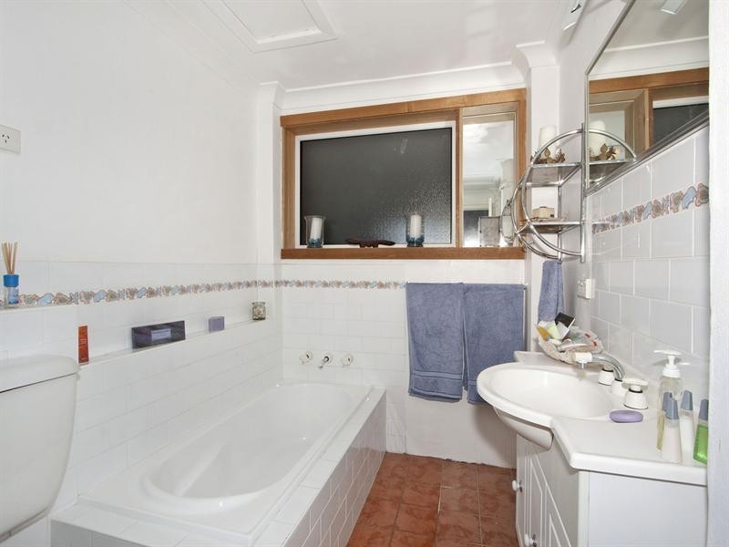 6 Lexington Parade, Green Point NSW 2251