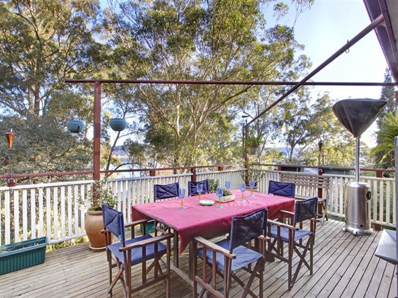 6 Lexington Parade, Green Point NSW 2251