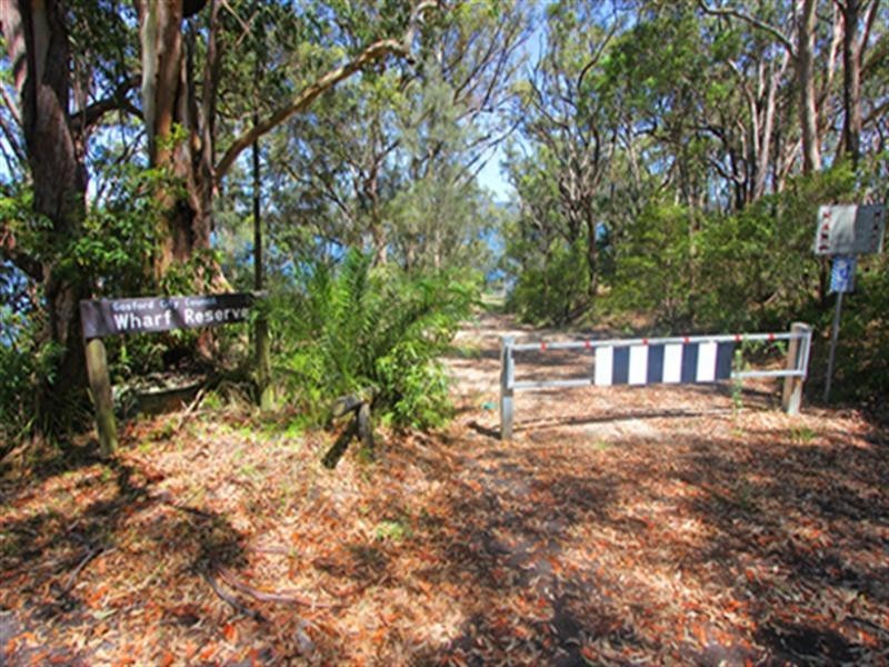 6 Lexington Parade, Green Point NSW 2251