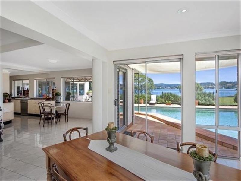 9 Bayside Drive, Green Point NSW 2251