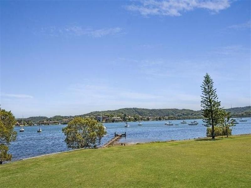 9 Bayside Drive, Green Point NSW 2251