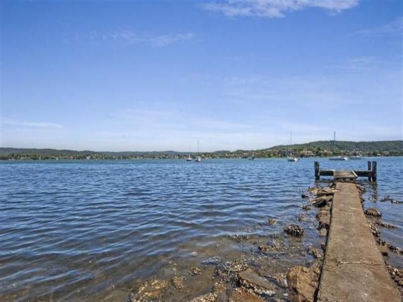 9 Bayside Drive, Green Point NSW 2251