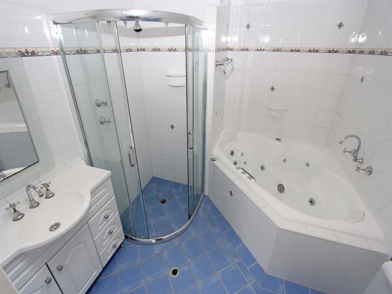 195 Avoca Drive, Green Point NSW 2251