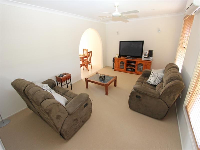 3 Caljarni Close, Green Point NSW 2251