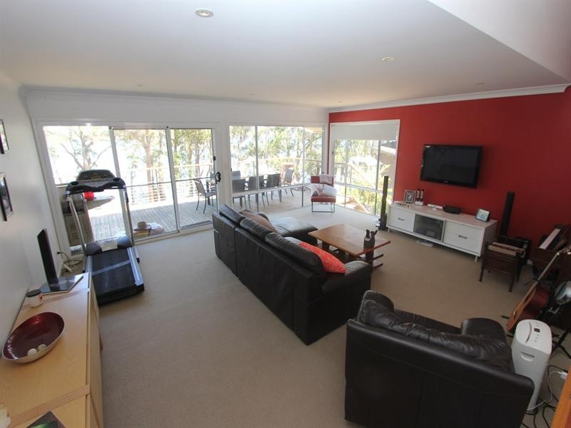 20 Lexington Parade, Green Point NSW 2251