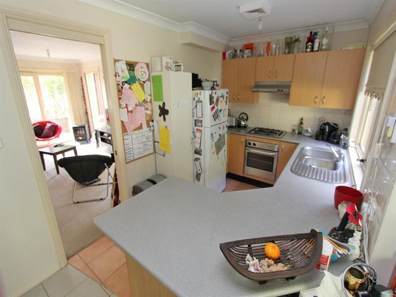 4 Madison Place, Berkeley Vale NSW 2261