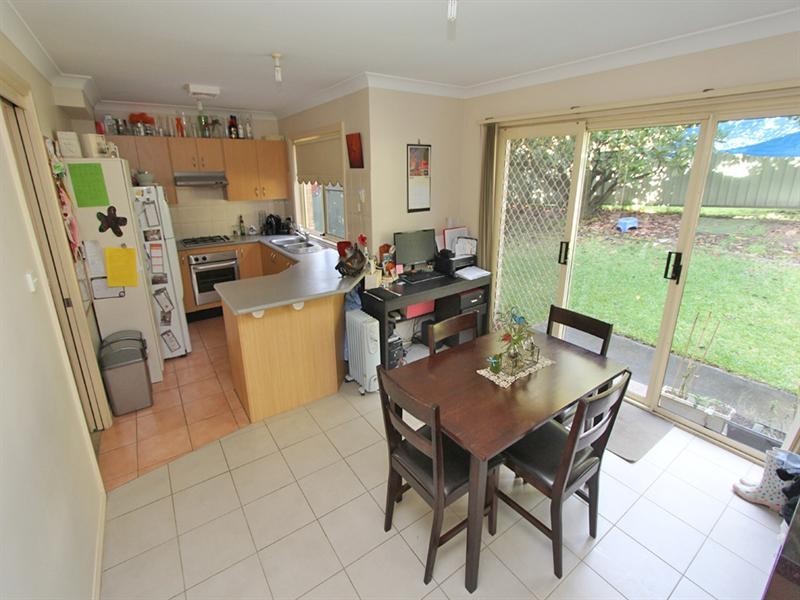 4 Madison Place, Berkeley Vale NSW 2261