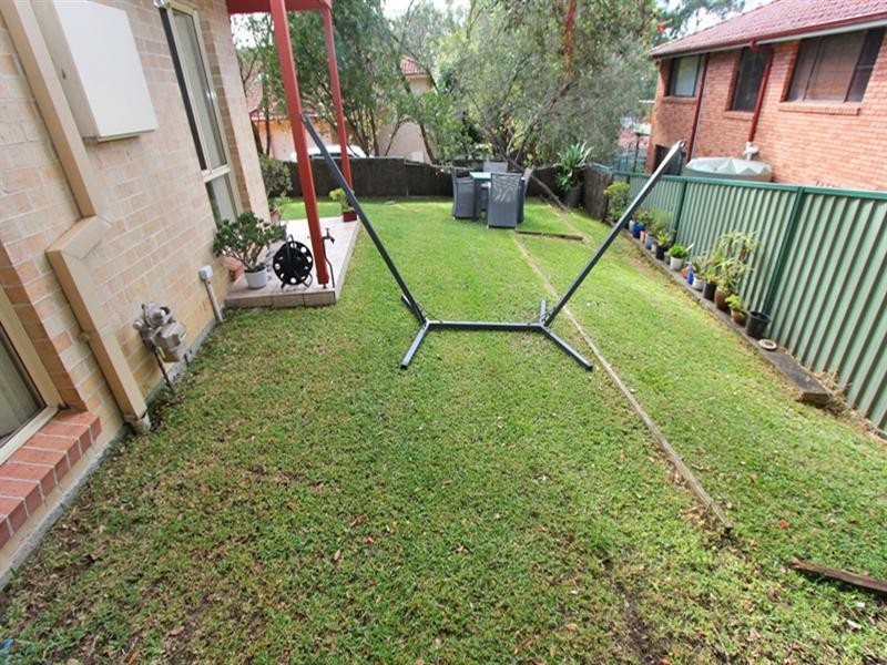 4 Madison Place, Berkeley Vale NSW 2261