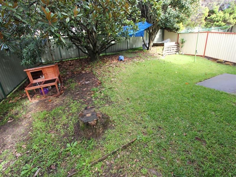 4 Madison Place, Berkeley Vale NSW 2261